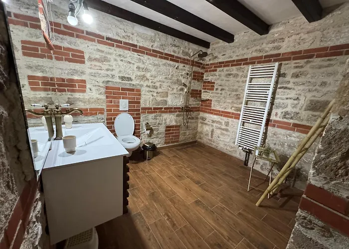 ゲストハウス зоя от 1903