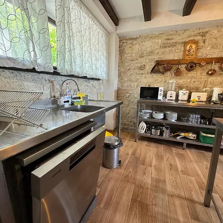 зоя от 1903 Gæstehus 3*