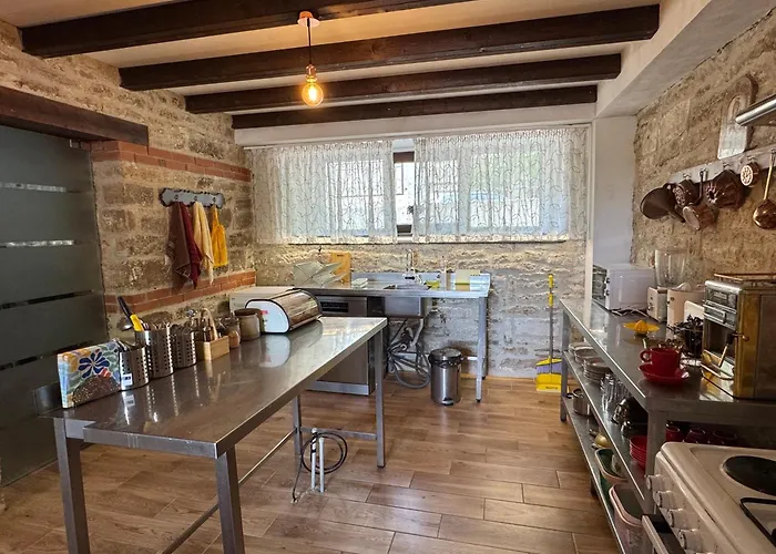 Guest house зоя от 1903 3*