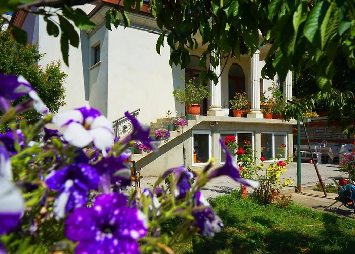 зоя от 1903 3* Kavarna